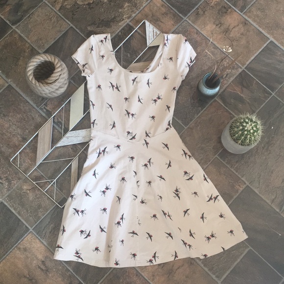 Dresses & Skirts - Short Sleeve Dress